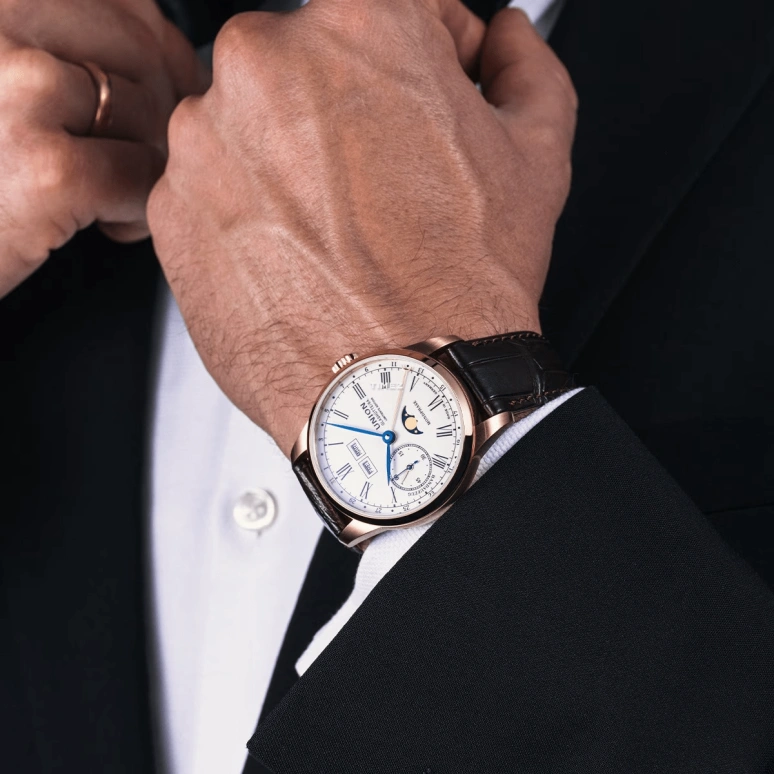 UNION,1893 41mm,41mm,Rose Gold,White,Handwound,Moonphase,Month,Date,Day,60hours,In-house Caliber,D903,D903.458.76.013.09