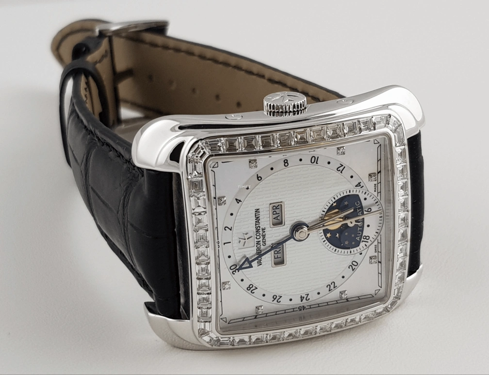 Vacheron Constantin,Patrimony 35.70x41mm,35.70x41mm,White Gold,Silver White,Automatic,Moonphase,Month,Date,Day,In-house Caliber,Sapphire,Crystal Glass,47550,47550/000G-9064