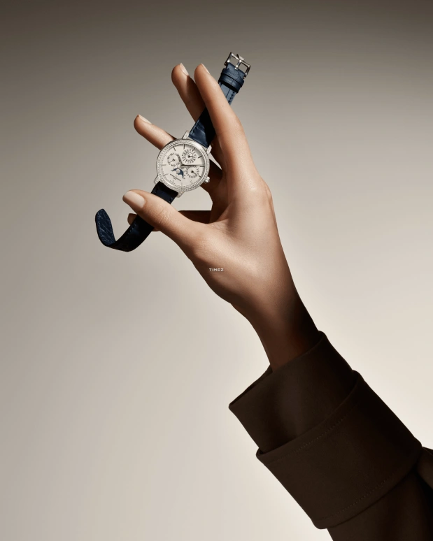 Vacheron Constantin,Traditionnelle 36.50mm,36.50mm,White Gold,Silver,Automatic,Moonphase,Perpetual Calendar,Leap Year,Month,40hours,In-house Caliber,4305T,4305T/000G-H135