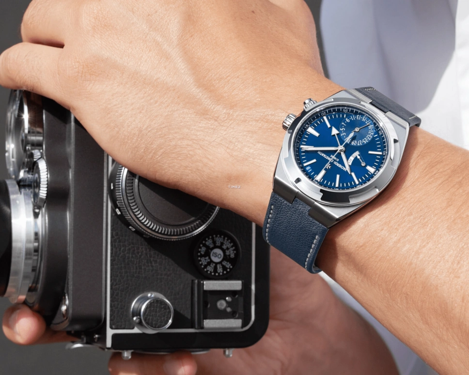 Vacheron Constantin,Overseas 41mm,41mm,Stainless Steel,Blue,Automatic,Day,Dule Time,Anti-magnetic,Day / Night Indication,60hours,In-house Caliber,7920V,7920V/210A-B334