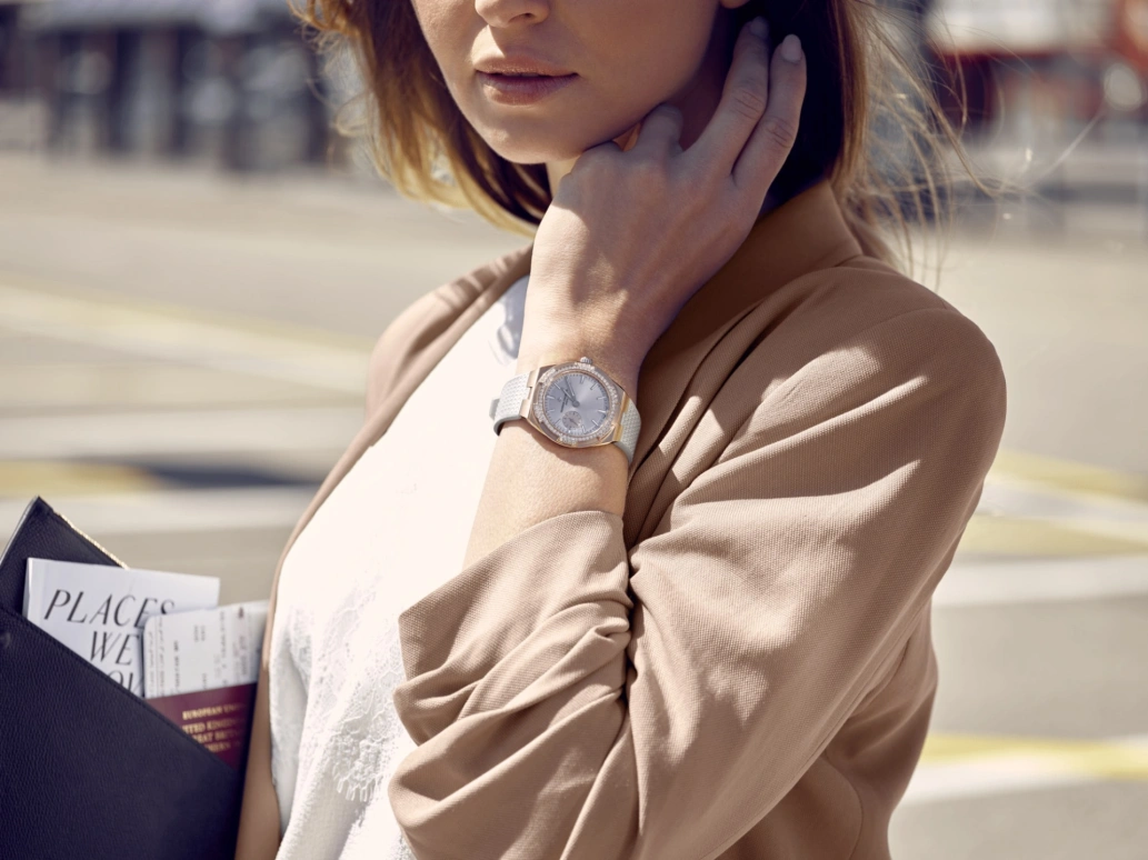 Vacheron Constantin,Overseas 37mm,37mm,Pink Gold,Beige,Automatic,Anti-magnetic,60hours,2305V,2305V/000R-B077