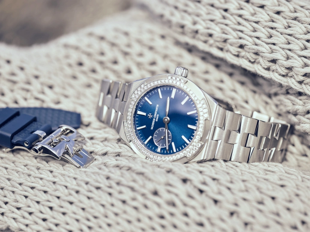 Vacheron Constantin,Overseas 37mm,37mm,Stainless Steel,Blue,Automatic,Anti-magnetic,60hours,2305V,2305V/100A-B170