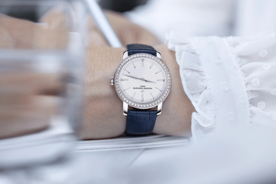 Vacheron Constantin,Patrimony 33mm,33mm,White Gold,Silver,Handwound,40hours,In-house Caliber,81590,81590/000G-9848