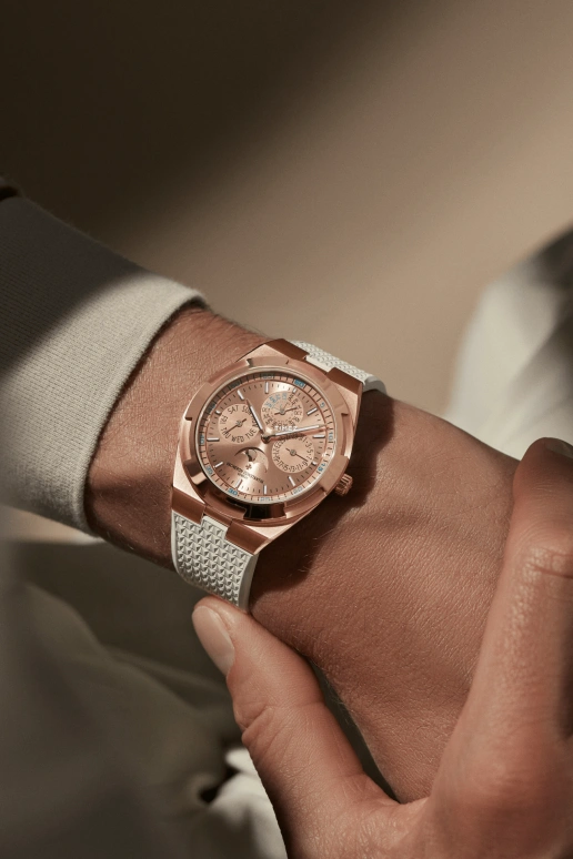 Vacheron Constantin,Overseas 41.50mm,41.50mm,Pink Gold,Rose Gold,Automatic,Moonphase,Perpetual Calendar,Leap Year,Date,40hours,In-house Caliber,4300V,4300V/220R-H144