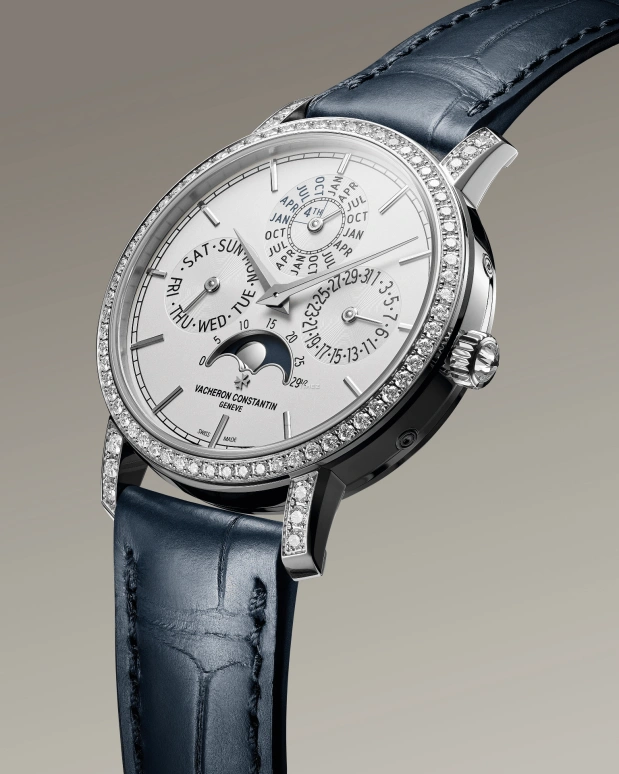 Vacheron Constantin,Traditionnelle 36.50mm,36.50mm,White Gold,Silver,Automatic,Moonphase,Perpetual Calendar,Leap Year,Month,40hours,In-house Caliber,4305T,4305T/000G-H135