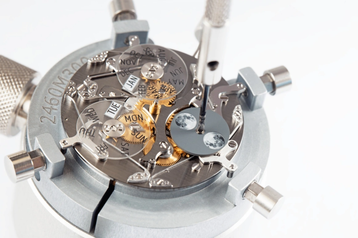 Vacheron Constantin,Traditionnelle 41mm,41mm,White Gold,See-through,Automatic,Moonphase,Month,Date,Day,40hours,In-house Caliber,4020T,4020T/000G-B655