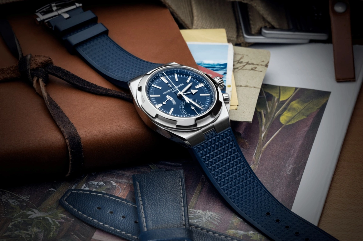 Vacheron Constantin,Overseas 41mm,41mm,Stainless Steel,Blue,Automatic,Day,Dule Time,Day / Night Indication,7900V,7900V/110A-B334