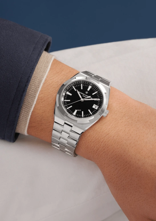 Vacheron Constantin,Overseas 41mm,41mm,Stainless Steel,Black,Automatic,Day,60hours,4520V,4520V/210A-B483