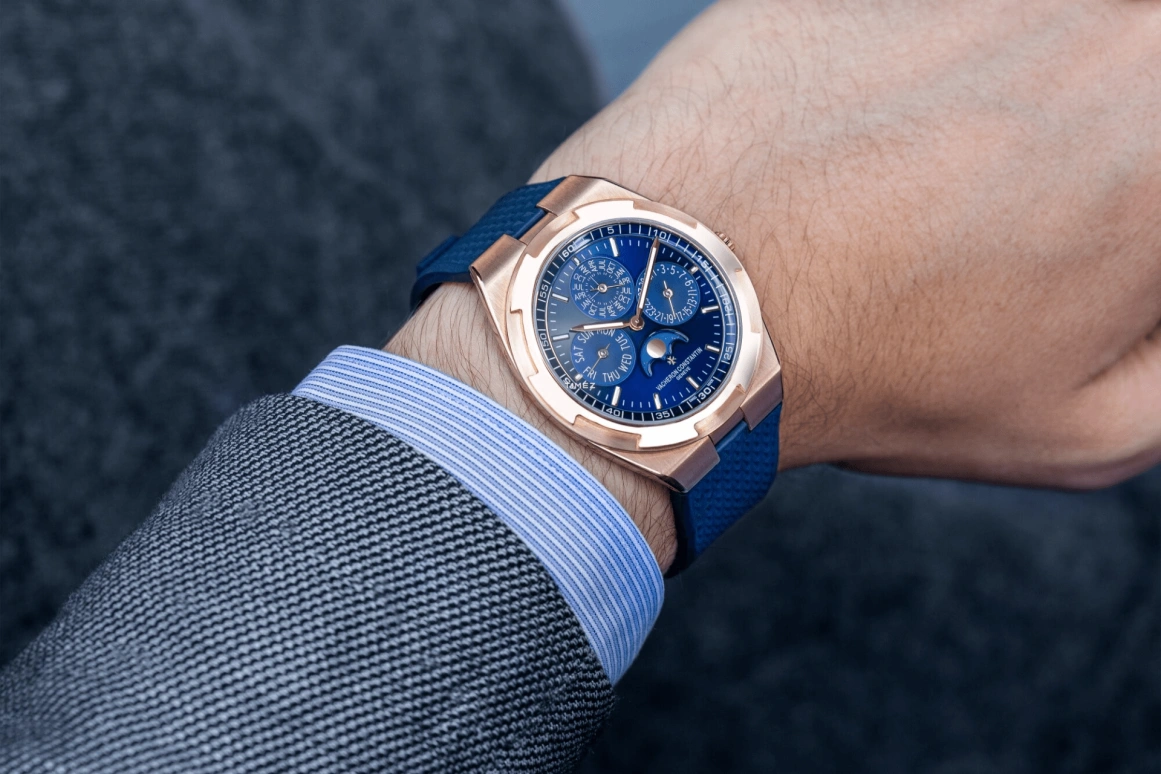 Vacheron Constantin,Overseas 41.50mm,41.50mm,Pink Gold,Blue,Automatic,Moonphase,Perpetual Calendar,Leap Year,Month,40hours,In-house Caliber,4300V,4300V/220R-B509