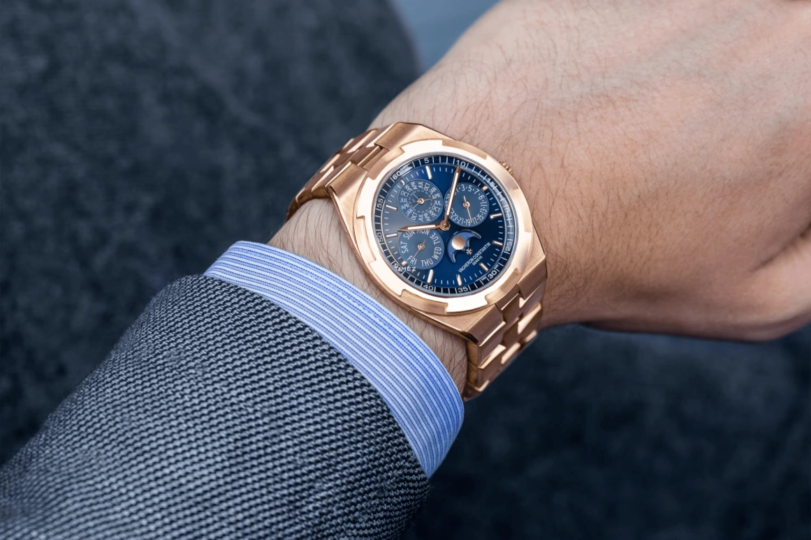 Vacheron Constantin,Overseas 41.50mm,41.50mm,Pink Gold,Blue,Automatic,Moonphase,Perpetual Calendar,Leap Year,Month,40hours,In-house Caliber,4300V,4300V/220R-B509