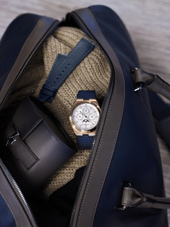 Vacheron Constantin,Overseas 41.50mm,41.50mm,Pink Gold,Silver,Automatic,Moonphase,Perpetual Calendar,Leap Year,Month,40hours,In-house Caliber,4300V,4300V/000R-B064