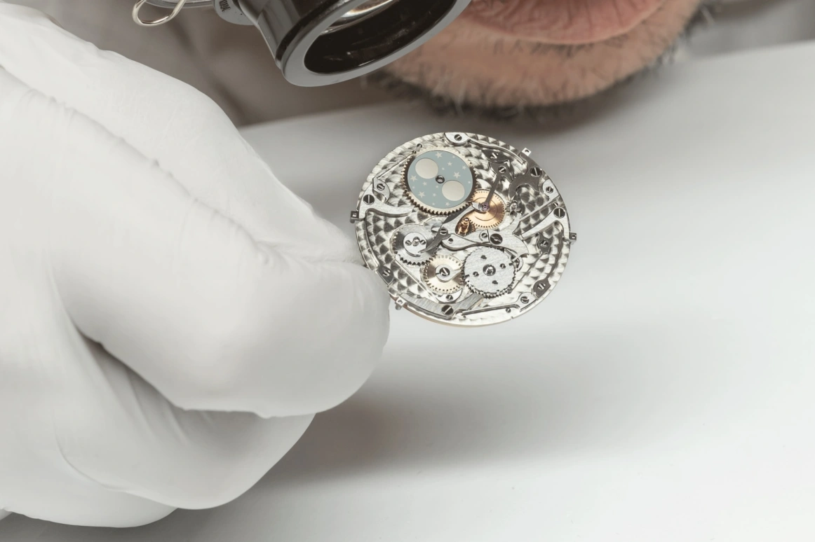 Vacheron Constantin,Traditionnelle 36.50mm,36.50mm,White Gold,Blue,Automatic,Day,Anti-magnetic,4305T,4305T/000G-B948