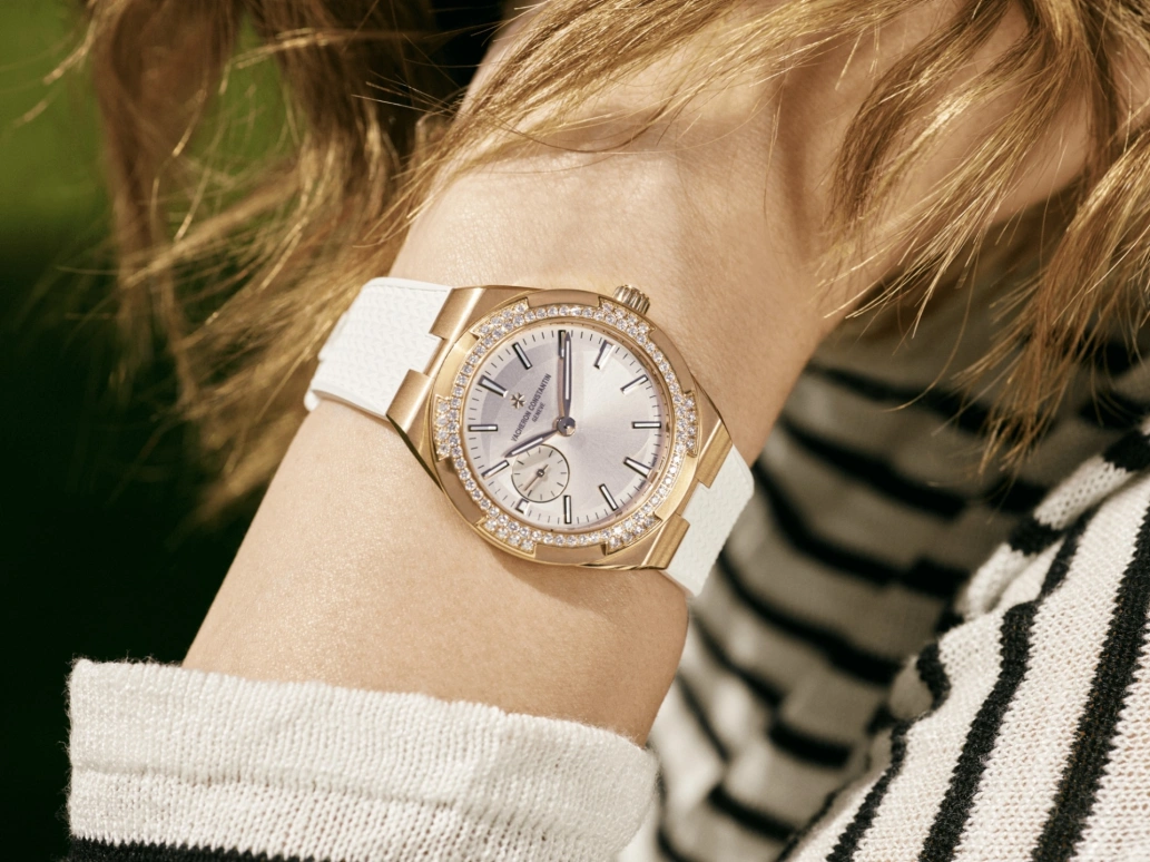 Vacheron Constantin,Overseas 37mm,37mm,Pink Gold,Beige,Automatic,Anti-magnetic,60hours,2305V,2305V/100R-B077