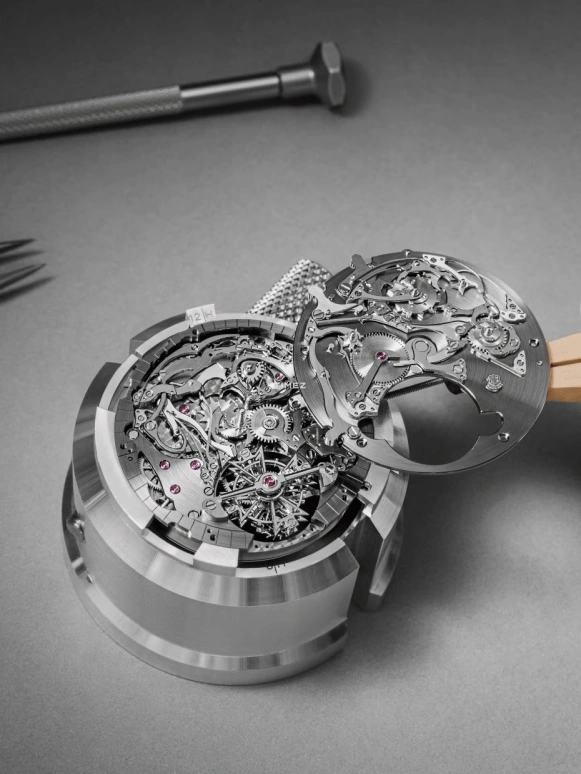 Vacheron Constantin,Overseas 44.50mm,44.50mm,Titanium,Blue,Handwound,Perpetual Calendar,Leap Year,Month,Date,In-house Caliber,Sapphire,Crystal Glass,6510V,6510V/110T-128C