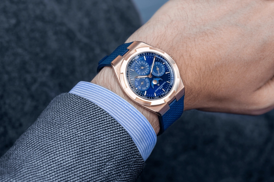 Vacheron Constantin,Overseas 41.50mm,41.50mm,Pink Gold,Blue,Automatic,Moonphase,Perpetual Calendar,Leap Year,Month,40hours,In-house Caliber,4300V,4300V/000R-B509