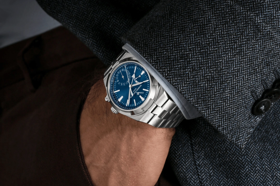 Vacheron Constantin,Overseas 41mm,41mm,Stainless Steel,Blue,Automatic,Day,Dule Time,Anti-magnetic,Day / Night Indication,60hours,In-house Caliber,7920V,7920V/210A-B334