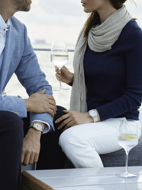 Vacheron Constantin,Overseas 41.50mm,41.50mm,Pink Gold,Silver,Automatic,Moonphase,Perpetual Calendar,Leap Year,Month,40hours,In-house Caliber,4300V,4300V/000R-B064