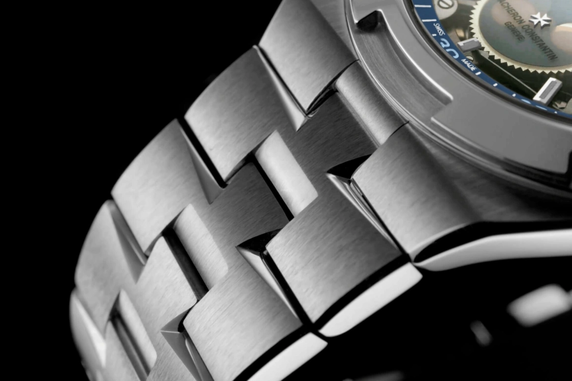 Vacheron Constantin,Overseas 41.50mm,41.50mm,White Gold,Skeleton,Automatic,Moonphase,Perpetual Calendar,Leap Year,Month,40hours,In-house Caliber,4300V,4300V/120G-B946