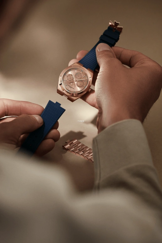 Vacheron Constantin,Overseas 41.50mm,41.50mm,Pink Gold,Rose Gold,Automatic,Moonphase,Perpetual Calendar,Leap Year,Date,40hours,In-house Caliber,4300V,4300V/220R-H144