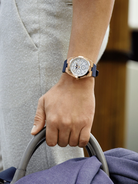 Vacheron Constantin,Overseas 41.50mm,41.50mm,Pink Gold,Silver,Automatic,Moonphase,Perpetual Calendar,Leap Year,Month,40hours,In-house Caliber,4300V,4300V/000R-B064