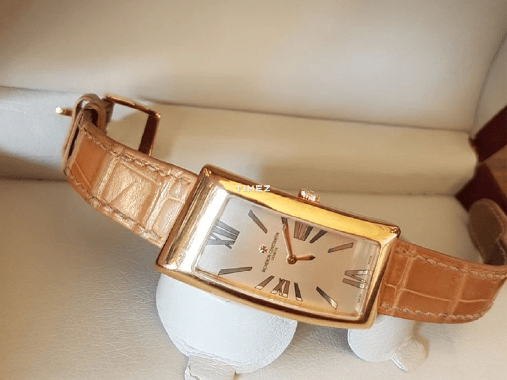Vacheron Constantin,1972 46.50x22.80mm,46.50x22.80mm,Rose Gold,Quartz,In-house Caliber,Sapphire,Crystal Glass,25010,25010/000R-9122