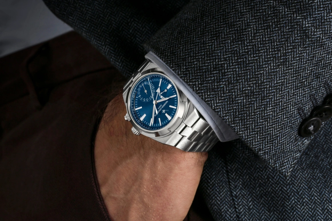 Vacheron Constantin,Overseas 41mm,41mm,Stainless Steel,Blue,Automatic,Day,Dule Time,Day / Night Indication,7900V,7900V/110A-B334