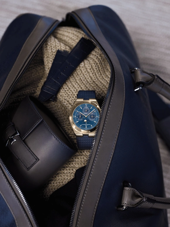 Vacheron Constantin,Overseas 41.50mm,41.50mm,Pink Gold,Blue,Automatic,Moonphase,Perpetual Calendar,Leap Year,Month,40hours,In-house Caliber,4300V,4300V/120R-B509