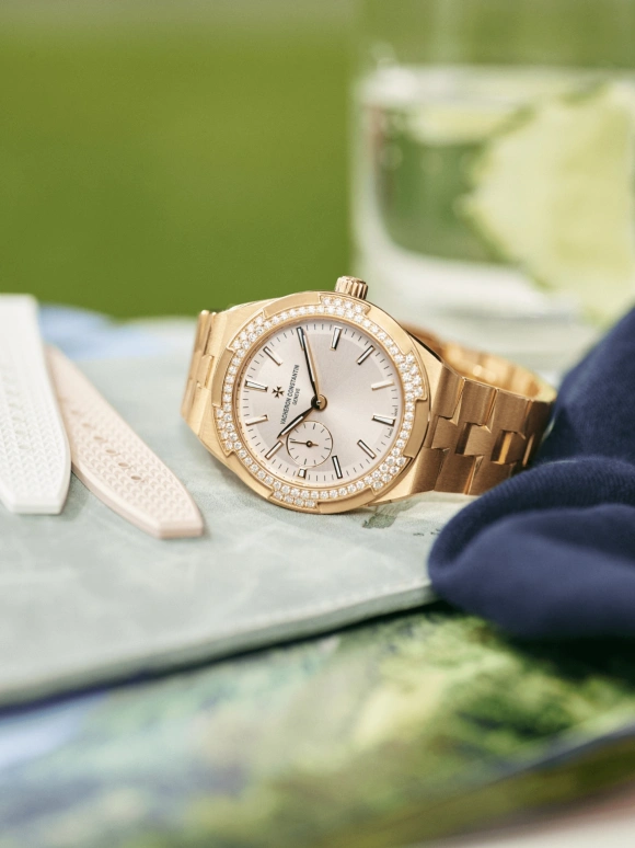 Vacheron Constantin,Overseas 37mm,37mm,Pink Gold,Beige,Automatic,Anti-magnetic,60hours,2305V,2305V/100R-B077