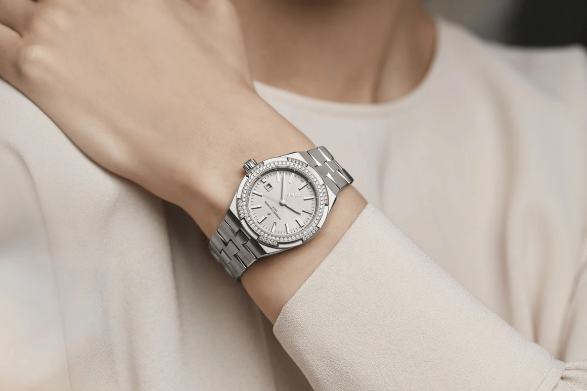 Vacheron Constantin,Overseas 35mm,35mm,Stainless Steel,Pink,Day,Sapphire,Round,4605V,4605V/200A-B971