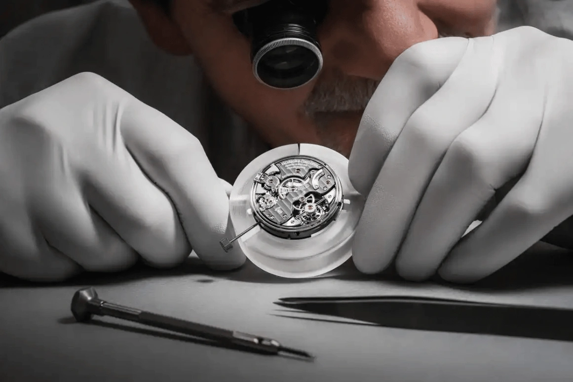 Vacheron Constantin,Overseas 44.50mm,44.50mm,Titanium,Blue,Handwound,Perpetual Calendar,Leap Year,Month,Date,In-house Caliber,Sapphire,Crystal Glass,6510V,6510V/110T-128C