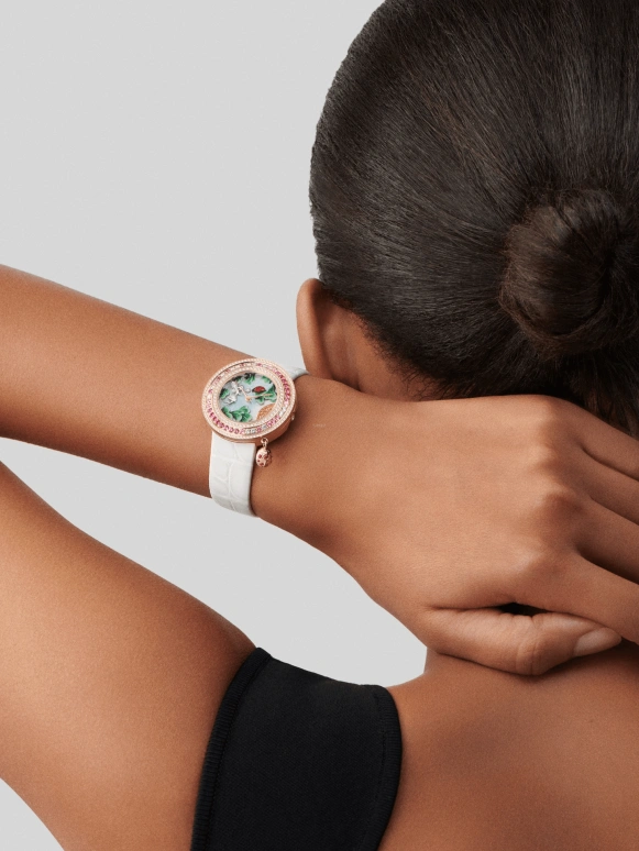 Van Cleef & Arpels,Extraordinary Dials™ 32mm,32mm,Rose Gold,Rose,Yellow,Multi-Color,Green,Quartz,Sapphire,Crystal Glass,Round,VCARPBKZ00