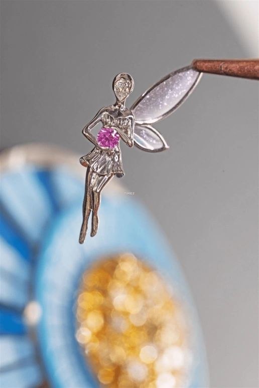 Van Cleef & Arpels,Lady Arpels 41mm,41mm,White Gold,Multi-Color,Green,Handwound,Sapphire,Round,VCARPBMA00