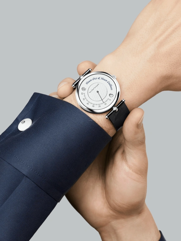 Van Cleef & Arpels,Pierre Arpels 42mm,42mm,White Gold,White,Automatic,Sapphire,Crystal Glass,Round,VCARO4II00