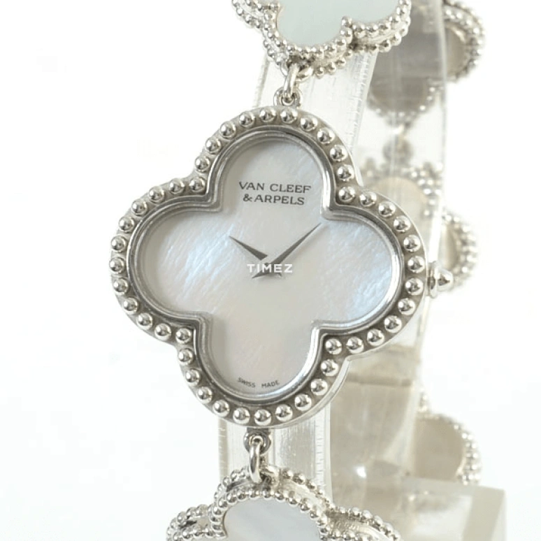 Van Cleef & Arpels,Alhambra® 26x26mm,26x26mm,White Gold,White,Quartz,Sapphire,Crystal Glass,Silver,VCARO40S00