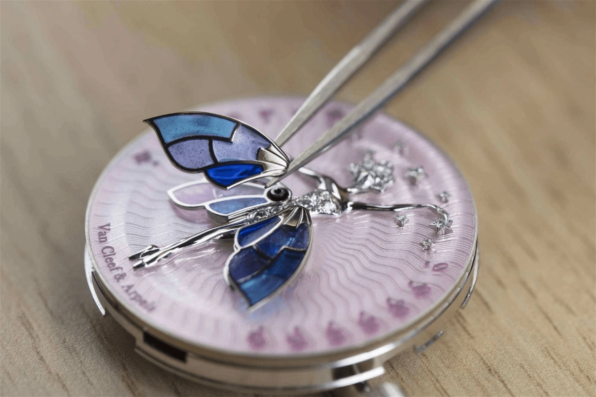 Van Cleef & Arpels,Poetic Complications® 40mm,40mm,White Gold,Rose,Purple,Multi-Color,Blue,Handwound,Sapphire,Crystal Glass,Round,VCARPBIE00
