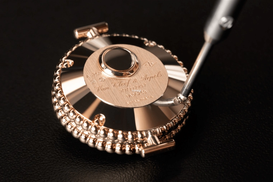 Van Cleef & Arpels,Perlée™ 23mm,23mm,Rose Gold,White,Quartz,Sapphire,Round,VCARPBMM00