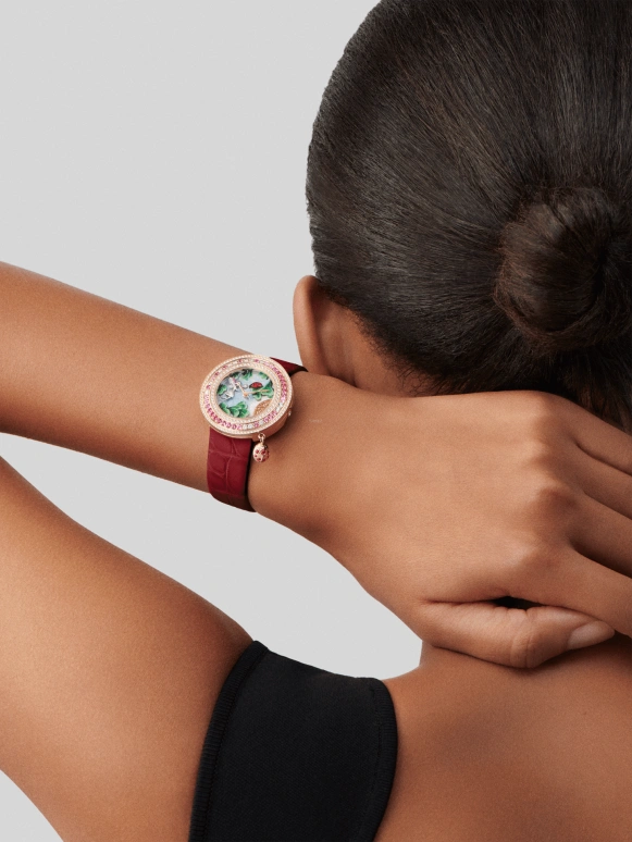 Van Cleef & Arpels,Extraordinary Dials™ 32mm,32mm,Rose Gold,Rose,Yellow,Multi-Color,Green,Quartz,Sapphire,Crystal Glass,Round,VCARPBKZ00