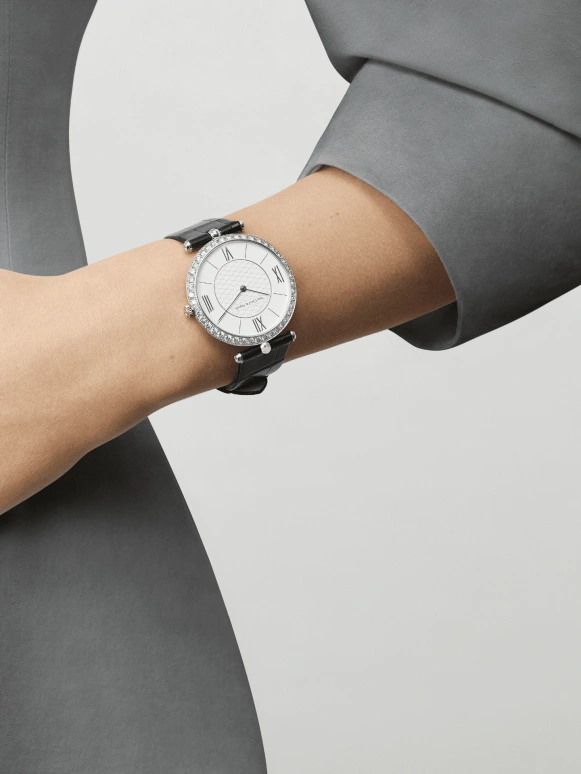 Van Cleef & Arpels,Pierre Arpels 38mm,38mm,White Gold,White,Handwound,60hours,Sapphire,Crystal Glass,VCARO3GJ00