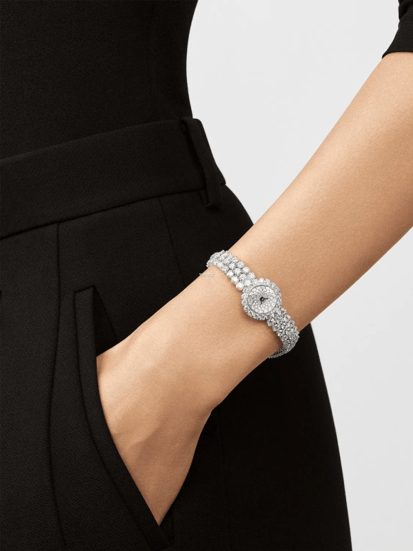 Van Cleef & Arpels,High Jewelry 20mm,20mm,White Gold,Silver,Quartz,Round,VCARPBNW00