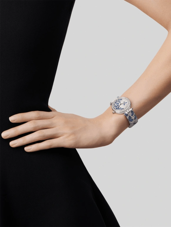 Van Cleef & Arpels,Poetic Complications® 33mm,33mm,White Gold,Silver,Blue,Handwound,Sapphire,Crystal Glass,Round,VCARO8O100