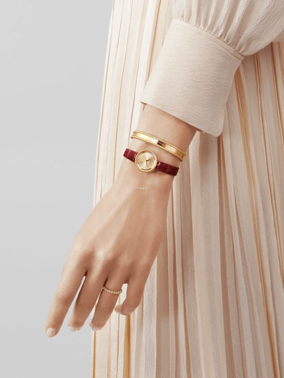 Van Cleef & Arpels,Perlée™ 23mm,23mm,Yellow Gold,White,Quartz,Sapphire,Round,VCARPER 000