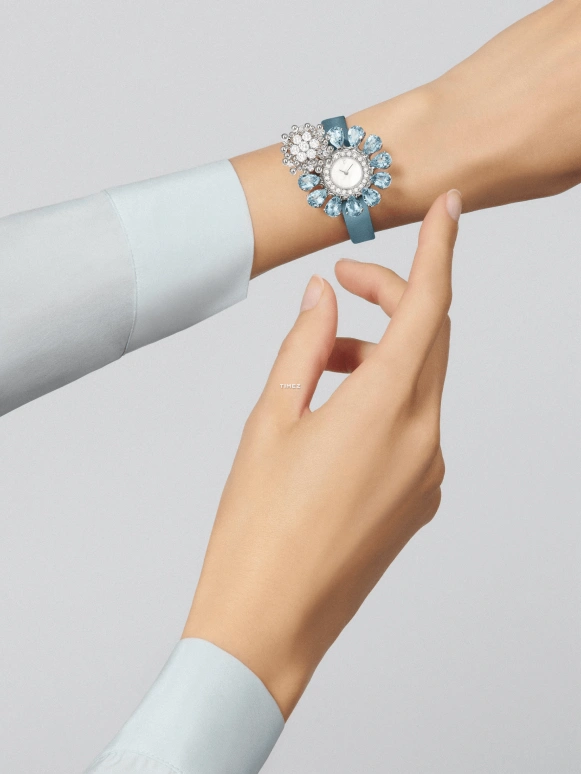 Van Cleef & Arpels,High Jewelry 12mm,12mm,White Gold,White,Quartz,Sapphire,Other,VCARPET600