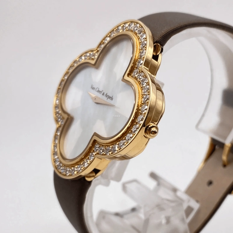 Van Cleef & Arpels,Alhambra® 40x40mm,40x40mm,Rose Gold,White,Quartz,Sapphire,Crystal Glass,Other,VCARO30100