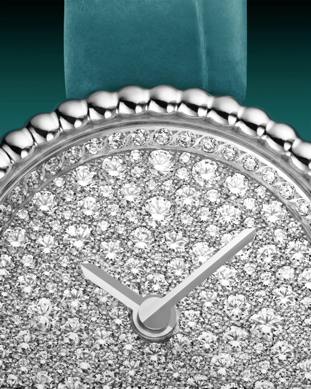 Van Cleef & Arpels,Perlée™ 23mm,23mm,White Gold,Silver,Quartz,Sapphire,Crystal Glass,Round,VCARPBKF00