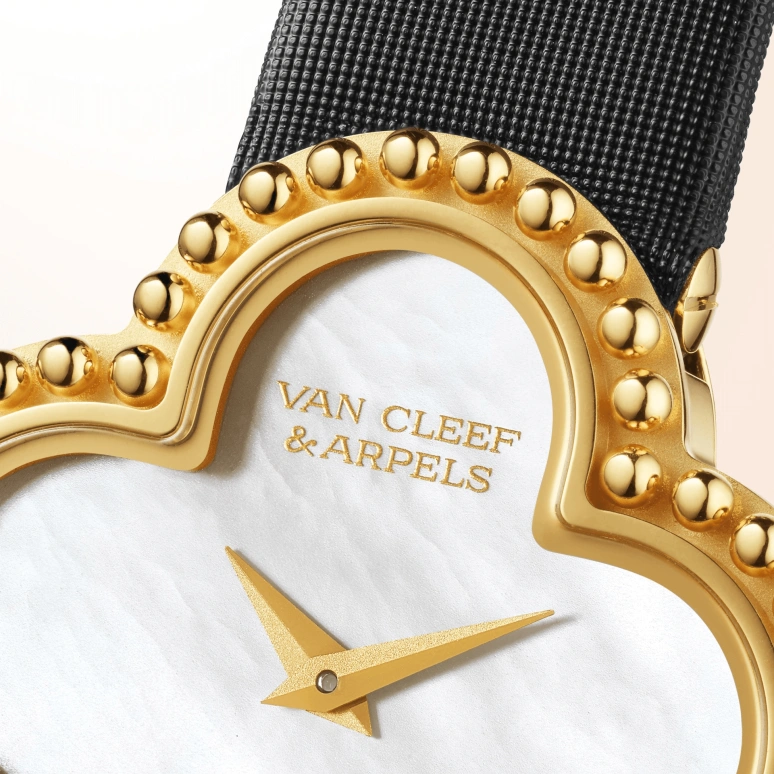 Van Cleef & Arpels,Alhambra® 26x26mm,26x26mm,Yellow Gold,White,Quartz,Sapphire,Crystal Glass,Gold,VCARD22000