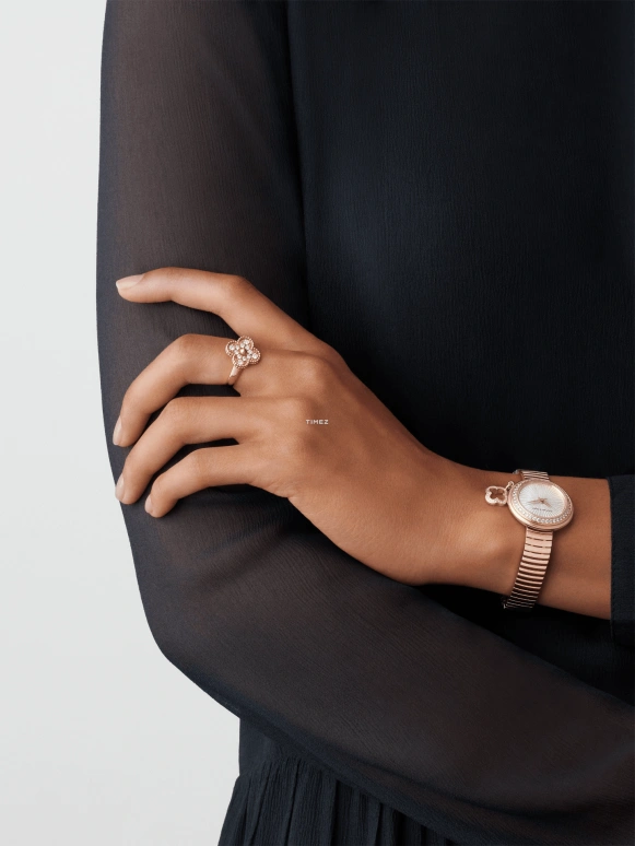 Van Cleef & Arpels,Charms 27mm,27mm,Rose Gold,White,Quartz,Round,VCARO8ZT00