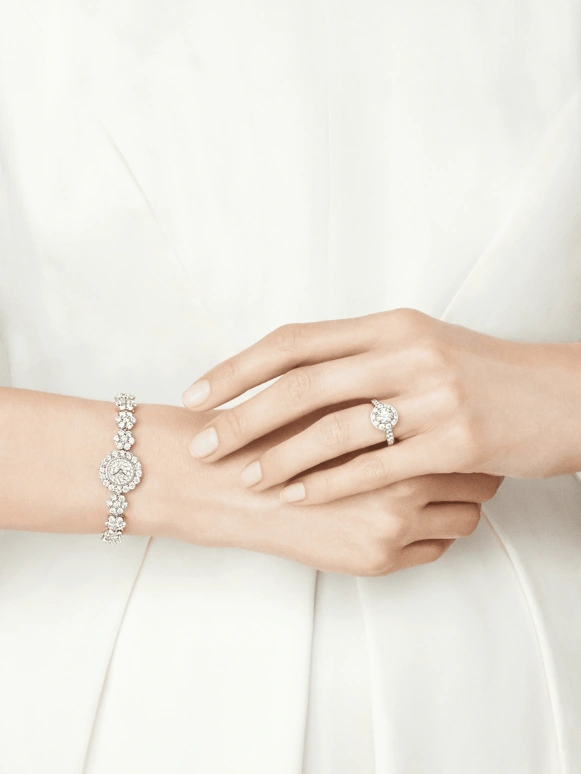 Van Cleef & Arpels,High Jewelry 18mm,18mm,Platinum,Silver White,Sapphire,Crystal Glass,Setting,Diamonds,VCARO4KI00