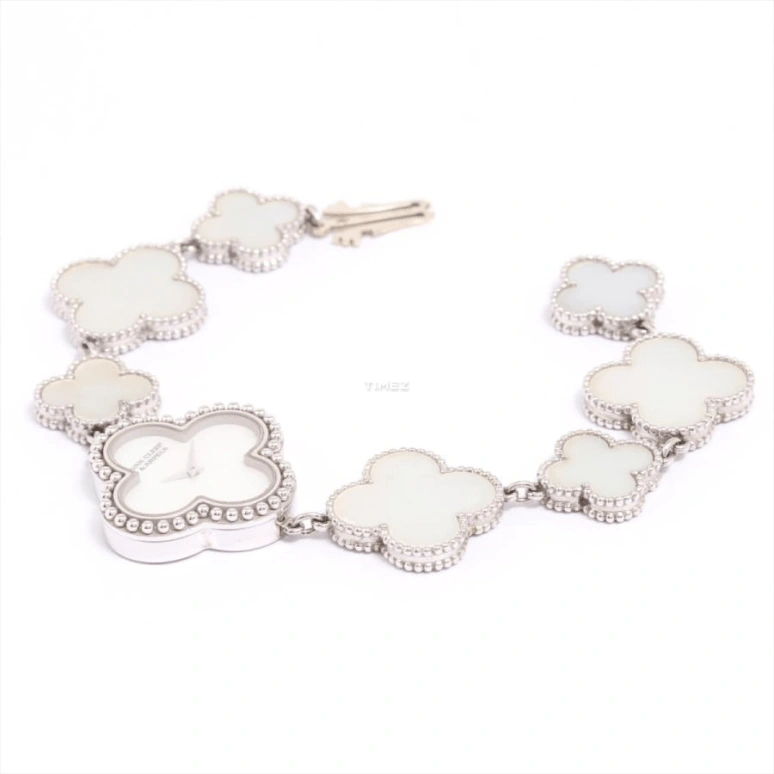 Van Cleef & Arpels,Alhambra® 26x26mm,26x26mm,White Gold,White,Quartz,Sapphire,Crystal Glass,Silver,VCARO40S00