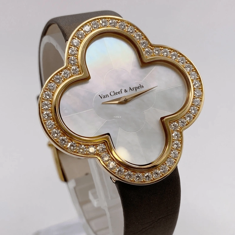 Van Cleef & Arpels,Alhambra® 40x40mm,40x40mm,Rose Gold,White,Quartz,Sapphire,Crystal Glass,Other,VCARO30100