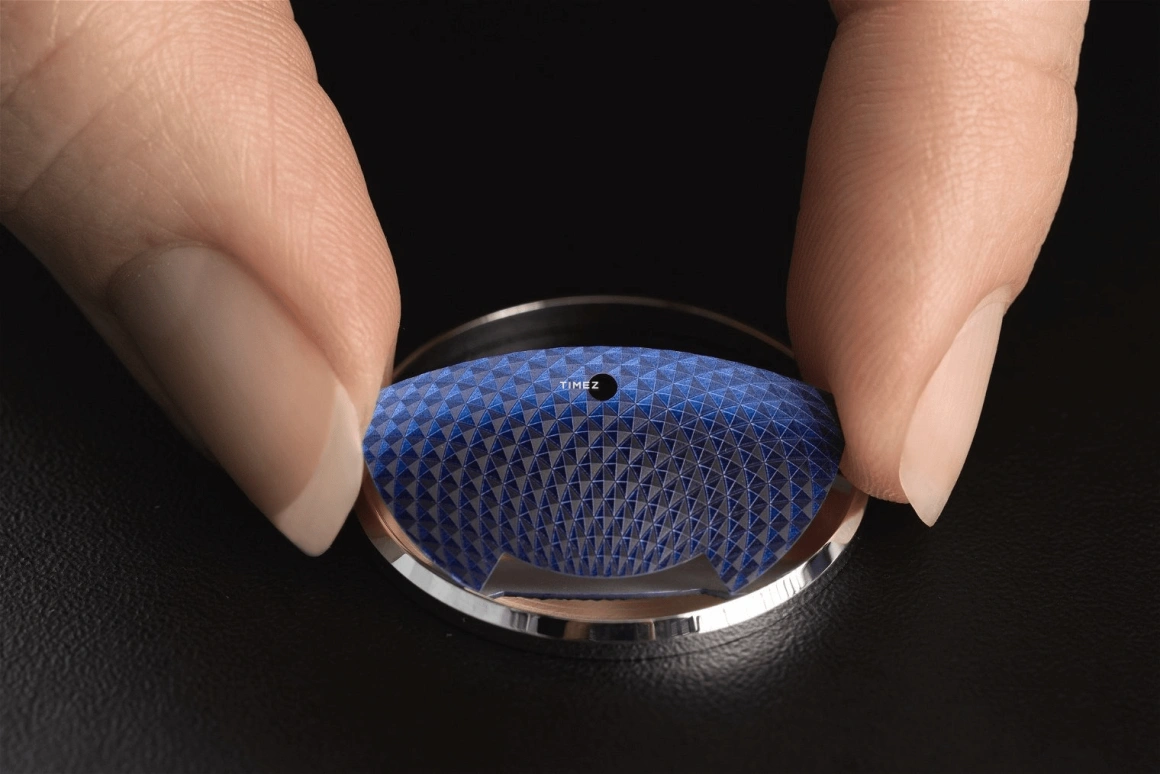 Van Cleef & Arpels,Lady Arpels 33mm,33mm,White Gold,Blue,Automatic,Moonphase,Glass,VCARPBLR00